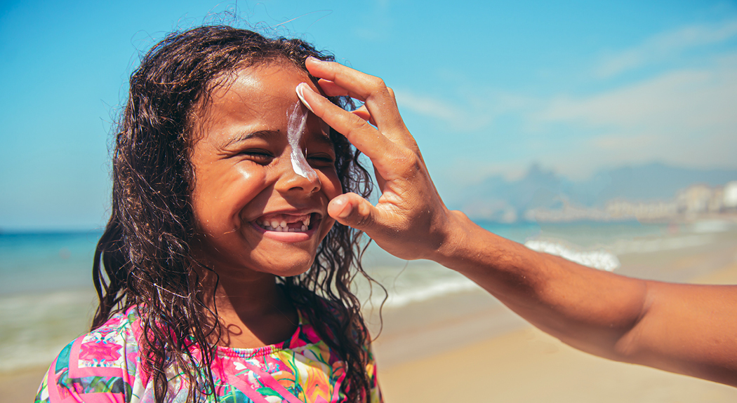 Giải mã kem chống nắng phổ rộng và tầm quan trọng của sản phẩm 2 Sử dụng kem chống nắng phổ rộng không chỉ để chống lão hoá còn tránh ung thư