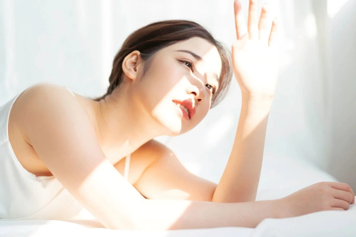 Giải mã kem chống nắng phổ rộng và tầm quan trọng của sản phẩm 1 Chống nắng phổ rộng có tác dụng chống lại UVA, UVB lẫn ánh sáng xanh