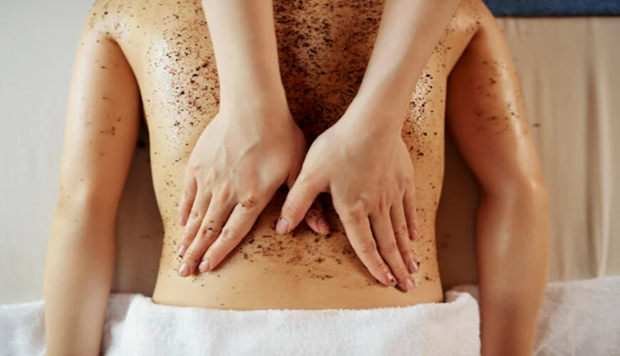 Tẩy da chết giúp phòng chống nguy cơ lông mọc ngược 