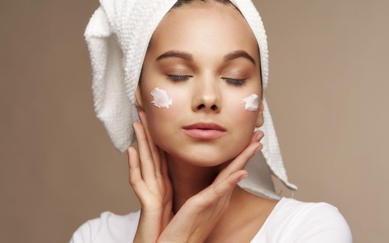 my pham cham soc da mat cho me sau sinh