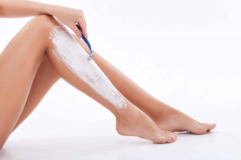 10+ sai lầm nghiêm trọng sau khi cạo lông chân cần biết 1 Sai lầm nghiêm trọng sau khi cạo lông chân là không làm sạch da